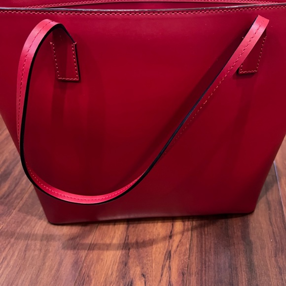 Excellent Condition Kate Spade Tori Sawyer Street Pillboxred Handbag - Picture 3 of 9